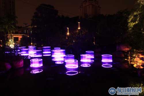星河湾点亮广州:9月19日,星河湾环球灯光艺术节炫丽开幕