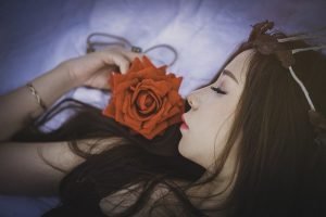 听说平安福，专治90后们的“不想睡觉症”和“觉得自己很穷病”？