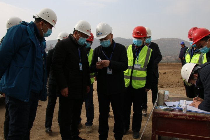 甘肃省公建集团党委书记、董事长孙进玲莅临甜永高速公路环县段项目督导检查工作