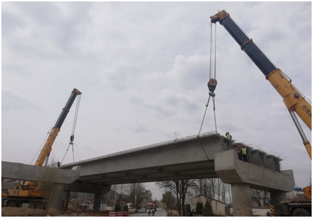 甜永高速公路下午旗大桥箱梁架设顺利完成