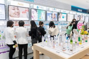 品牌如何俘获年轻人？屈臣氏要加快开店及招募更多店员