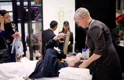 携手美丽田园，贝黎诗绽放更加耀眼光芒