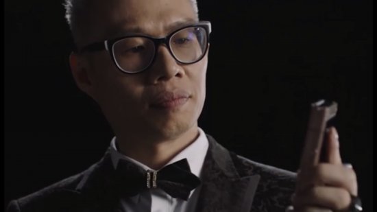 一款手机所蕴含的生活态度| 洪忠轩谈奢华之道与设计之美