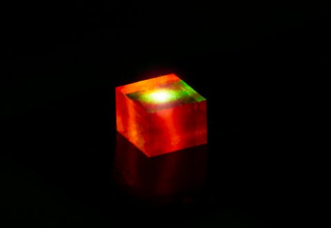 元素六推出用于量子技术应用的新等级金刚石DNV-B14