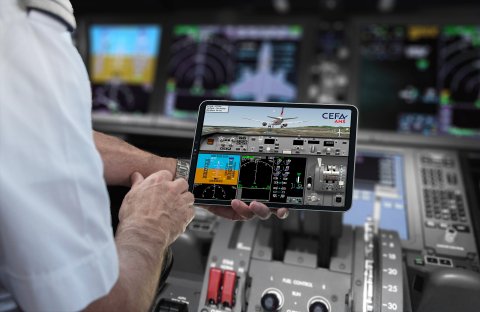 美国航空飞行员首次在美国使用CEFA Aviation飞行回放应用程序