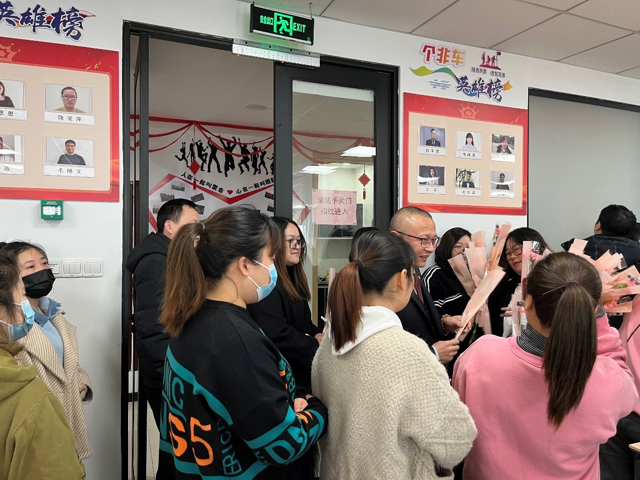 衢州平安产险：38女神节 呵护每一天