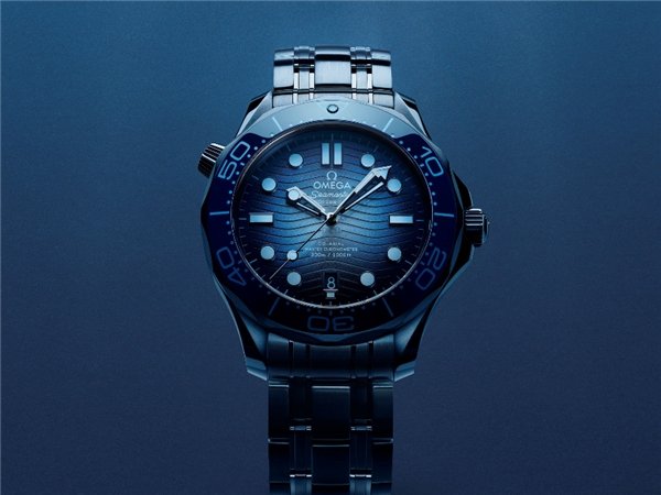 海马系列300米潜水表