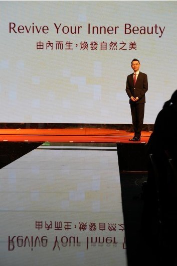 (双美生技总经理林明毅揭晓全新品牌识别)
